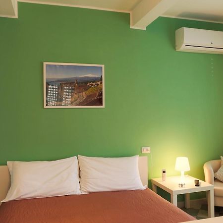 B&B Porta Della Sicilia Μεσίνα Δωμάτιο φωτογραφία